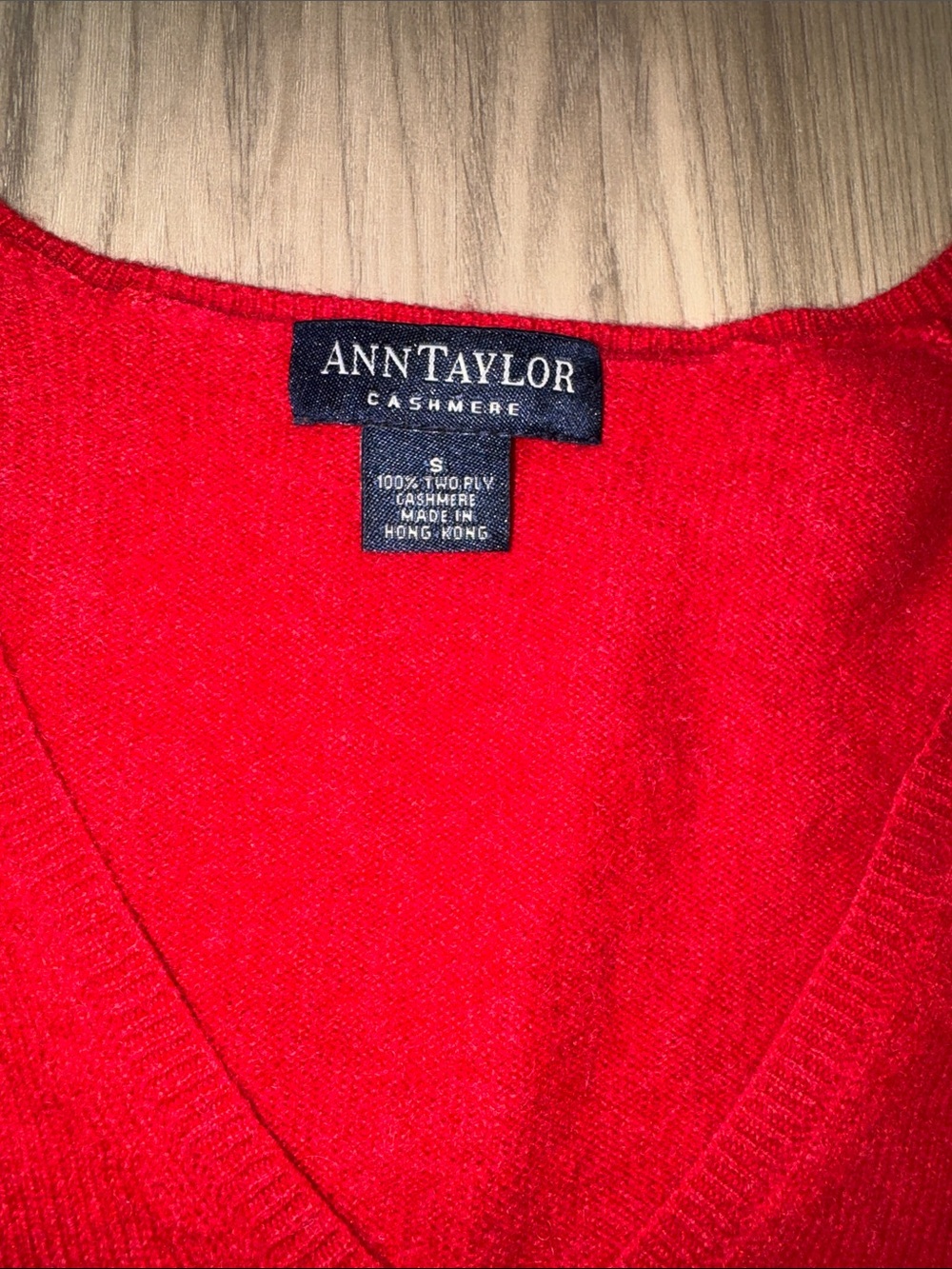 Anne Taylor Red Cashmere V neck sweater Size S